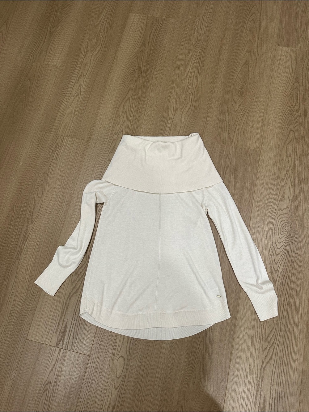 Tommy Hilfiger Cream Off-the-Shoulder Foldover Sweater